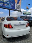 Toyota Corolla Altis 2010 White - 5