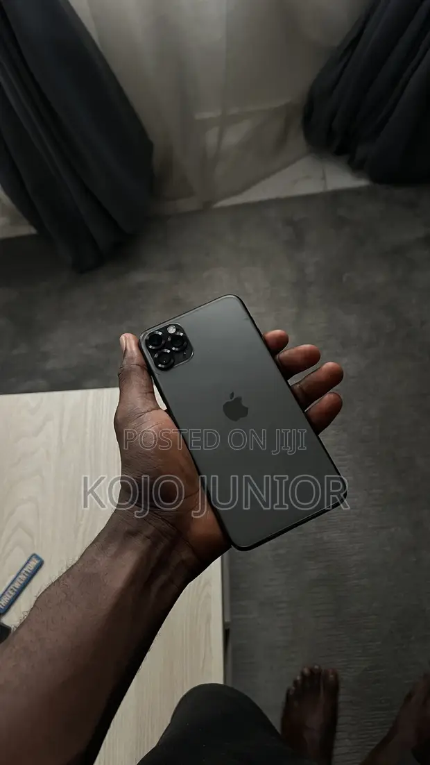 Apple iPhone 11 Pro 256 GB Black - 1