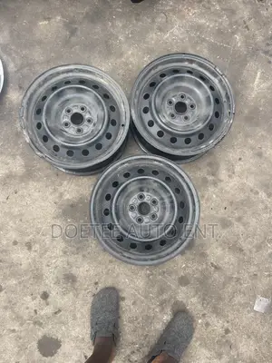 Toyota Corolla 16-inch Metal Rims (Used)
