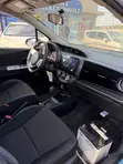 Toyota Vitz 1.3 FWD 5dr 2014 Blue - 4