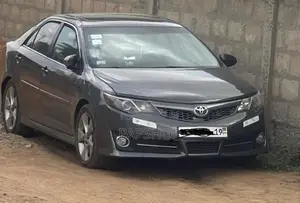2014 Toyota Camry SE Sport Sedan
