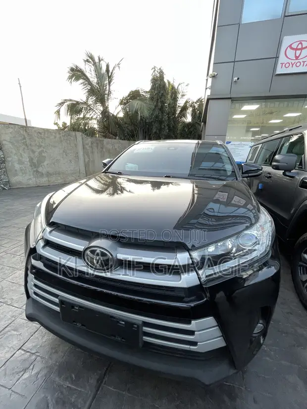 Toyota Highlander 2021 Black - 1