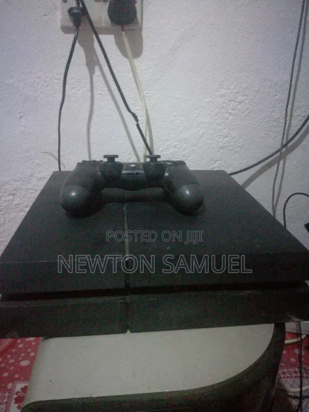 PlayStation 4 Jailbroken with Games - 1