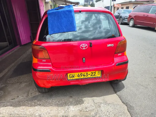 Toyota Yaris 1.0 Hatchback 2006 Red - 1
