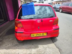 Toyota Yaris 1.0 Hatchback 2006 Red