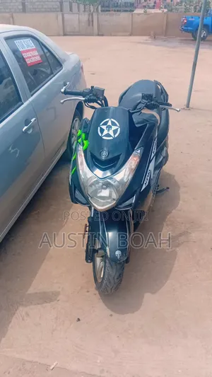 Yamaha Aerox 2017 Scooter - Black