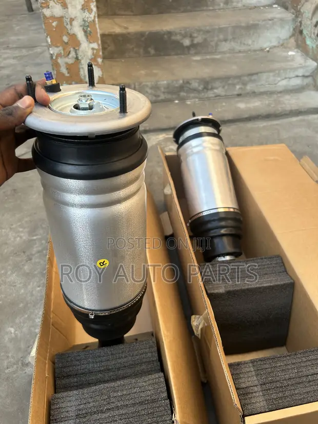 Range Rover Velar Front Air Suspension Shocks - 1