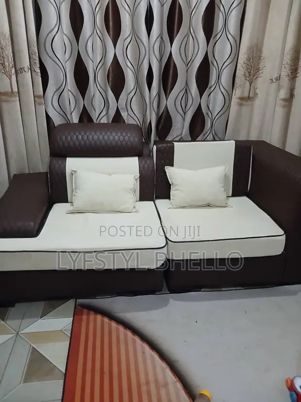 Neat L-Shaped Living Room Sofa - Durable & Comfortable - 1