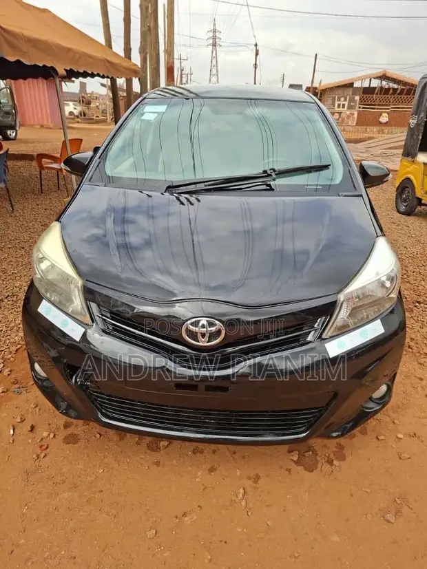 Toyota Vitz 1.3 AWD 5dr 2014 Black - 1