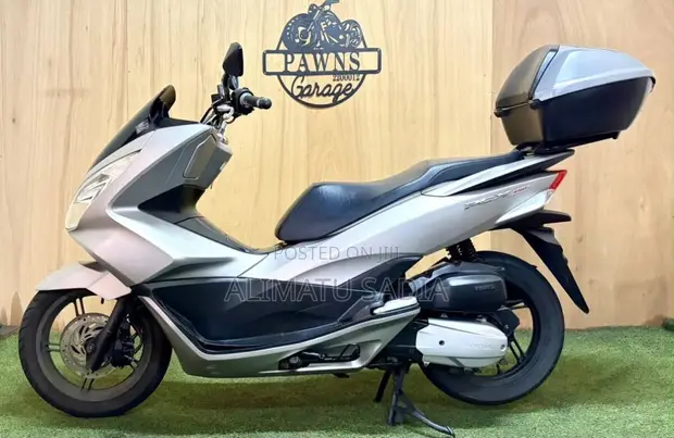 Honda Motorcycle 2014 White - 1
