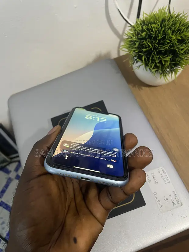 Apple iPhone XR 64GB Blue (UK Used) - 1