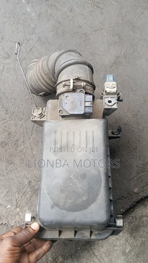 Toyota Corolla Air Cleaner Box (2005)