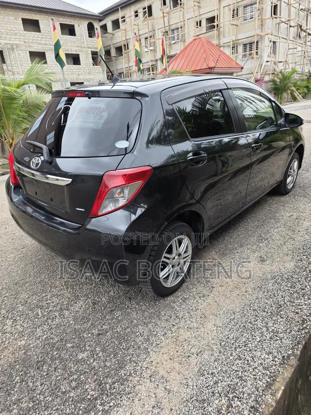 Toyota Vitz 1.3 AWD 5dr 2013 Black - 1