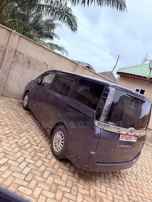 Toyota Voxy Hybrid V 2WD 7-Seater 2015 Gray