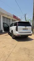 Cadillac Escalade Luxury 4WD 2023 White - 1