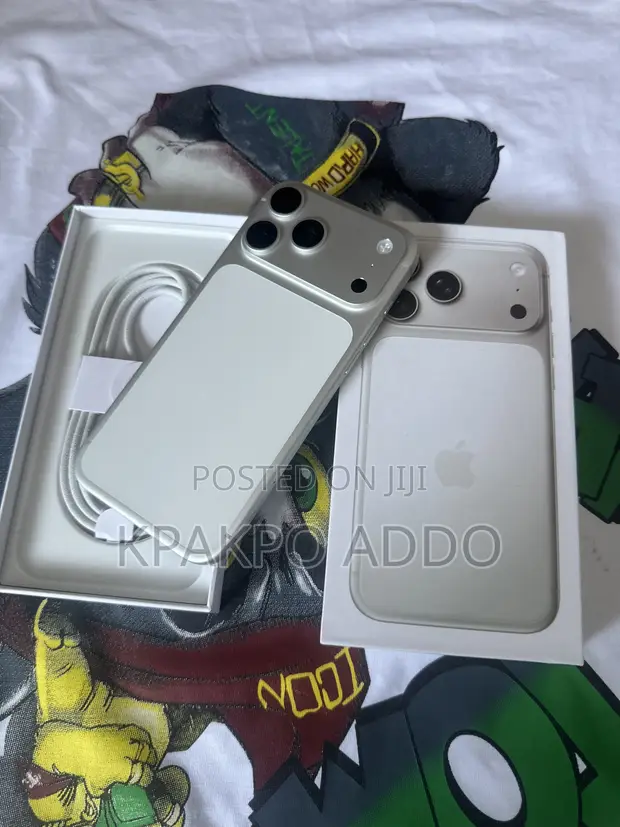 Apple iPhone 17 Pro Max 256GB Silver - 1