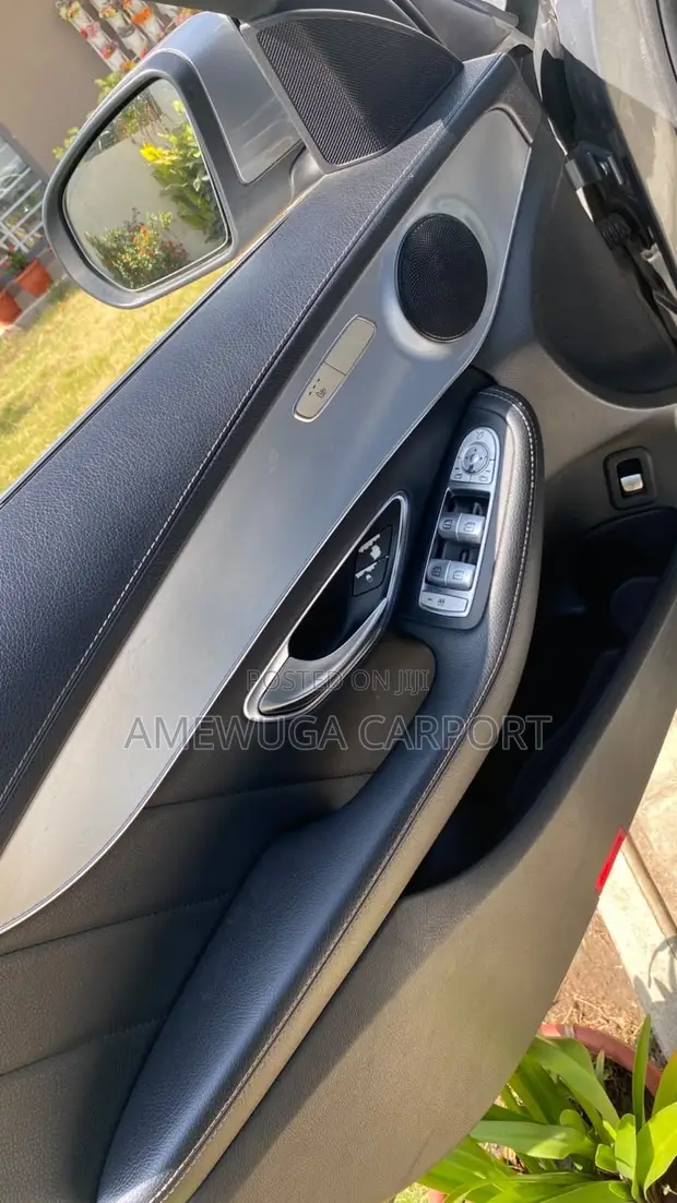 2016 Mercedes-Benz C300 Luxury Sedan RWD - 1