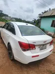 Chevrolet Cruze 2012 White - 4