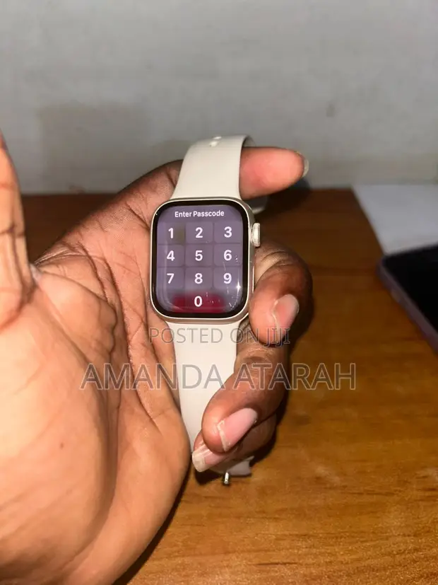 Apple Watch Series 8 41mm - 1