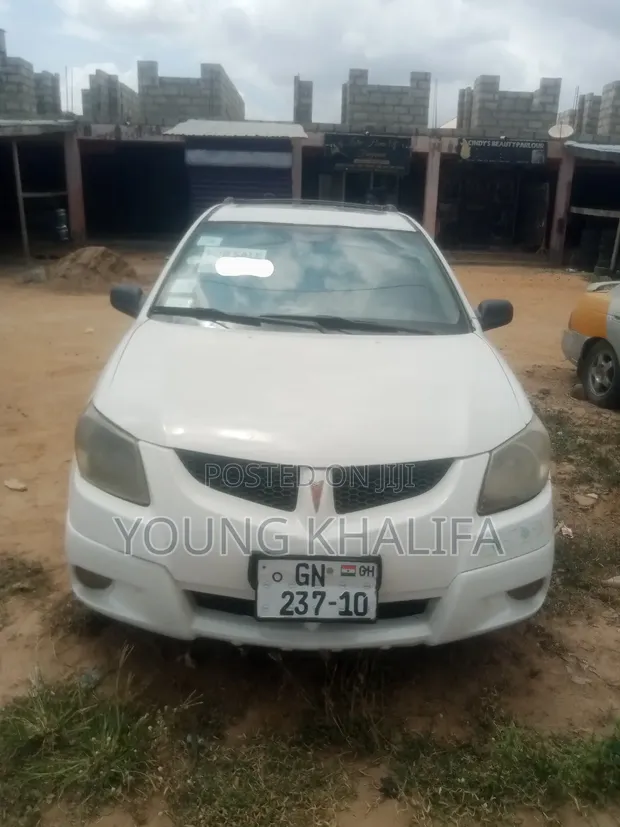 Pontiac Vibe 2008 White - 1
