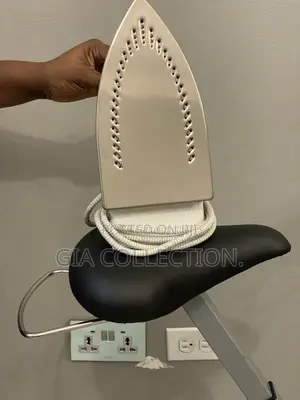 Braun Saphir Steam Iron - German Quality