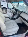Lincoln Navigator L 2010 Red - 4