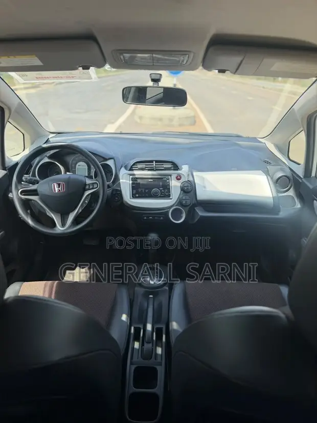 Honda Fit 2013 White Hybrid - 1