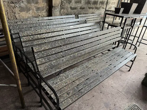 Outdoor Bench - Recycled Plastic - 1