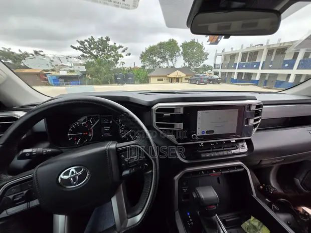 Toyota Tundra SR5 2022 Gray - 1