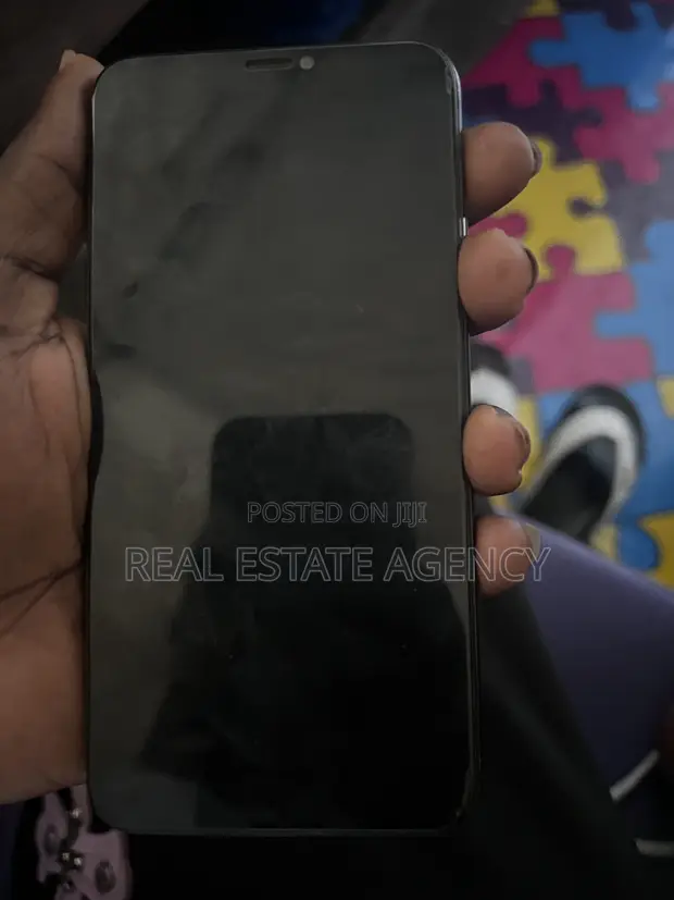Apple iPhone XS Max 64GB Black - 1