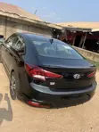 2020 Hyundai Elantra - Black - 5