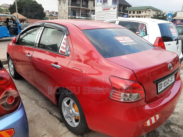 Toyota Yaris 1.3 2008 Red - 1