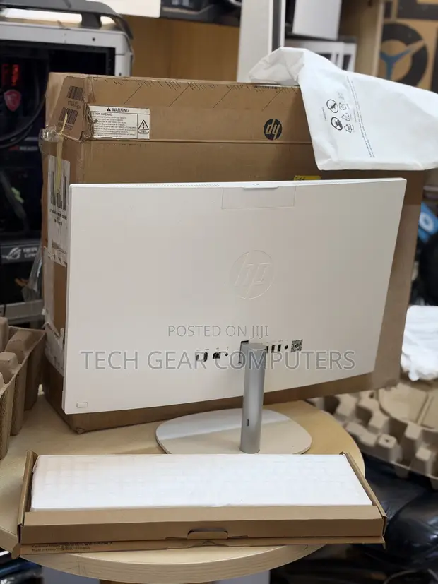 HP AiO 24 Desktop Computer - 8GB RAM, 256GB SSD - 1