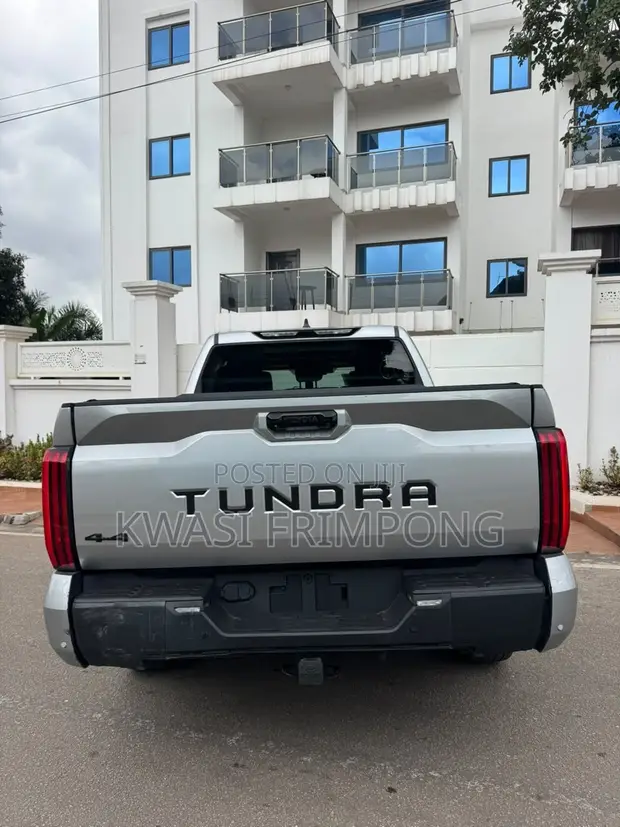 Toyota Tundra Limited CrewMax 2024 Silver - 1