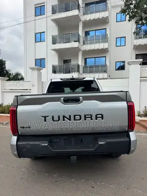 Toyota Tundra Limited CrewMax 2024 Silver