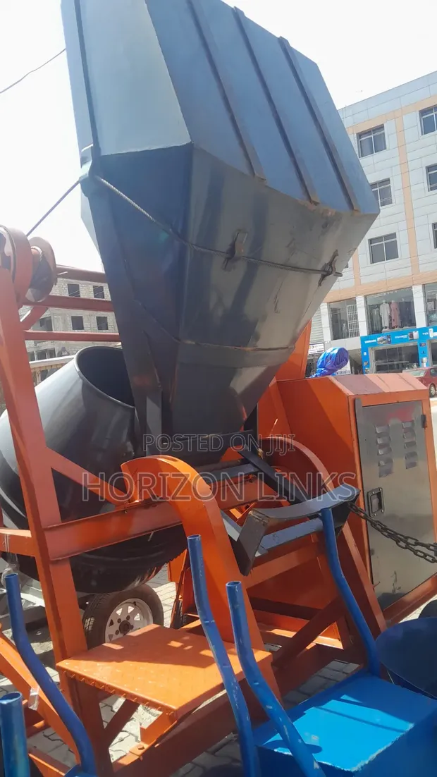Brand New HAZE 18hp Self-Loading Concrete Mixer - 1