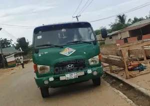 Hyundai Mighty Truck