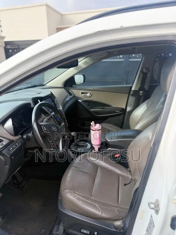 Hyundai Santa Fe SE 2012 White - 1