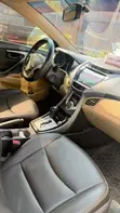Hyundai Elantra 2012 White - 3