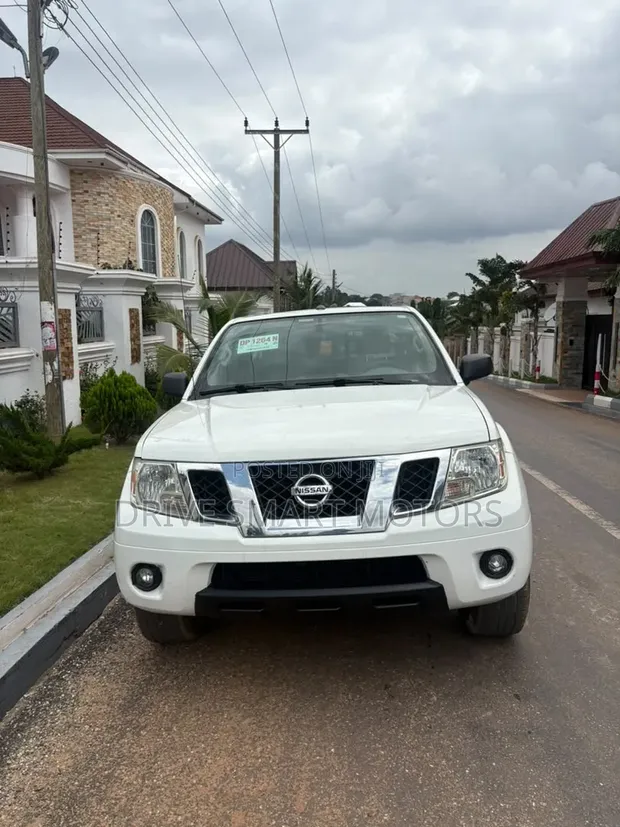 Nissan Frontier 2016 White - 1