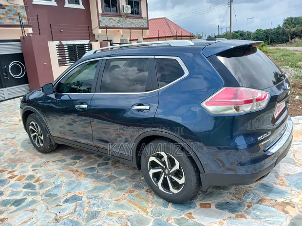 Nissan Rogue SV AWD 2016 Blue - 1