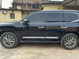 Toyota Land Cruiser V8 for Rent