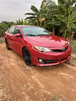 2014 Toyota Camry SE Sport Sedan