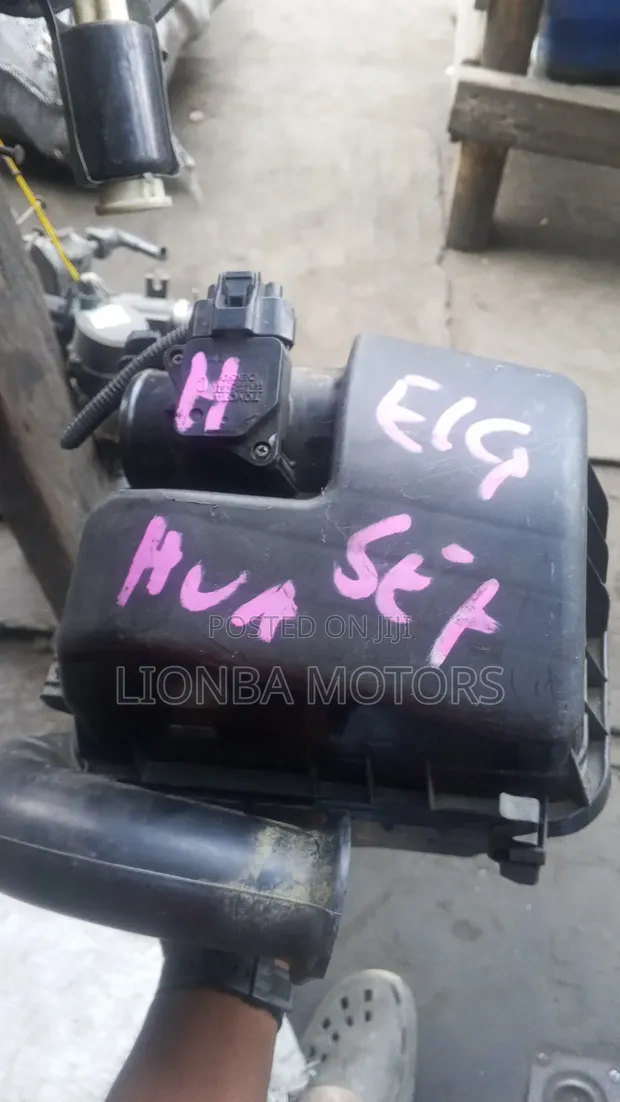 Toyota Yaris 2012 Air Cleaner Box - 1