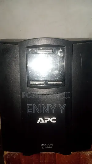 APC Smart-UPS SMC1000I UPS