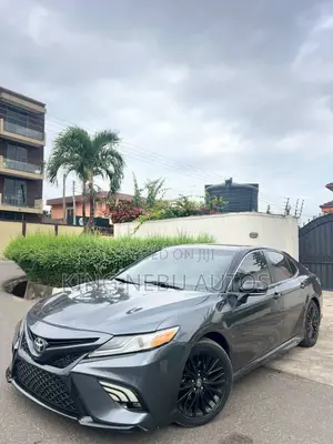 2020 Toyota Camry SE Nightshade FWD Gray