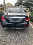 Mercedes-Benz E300 2018 Blue - 2