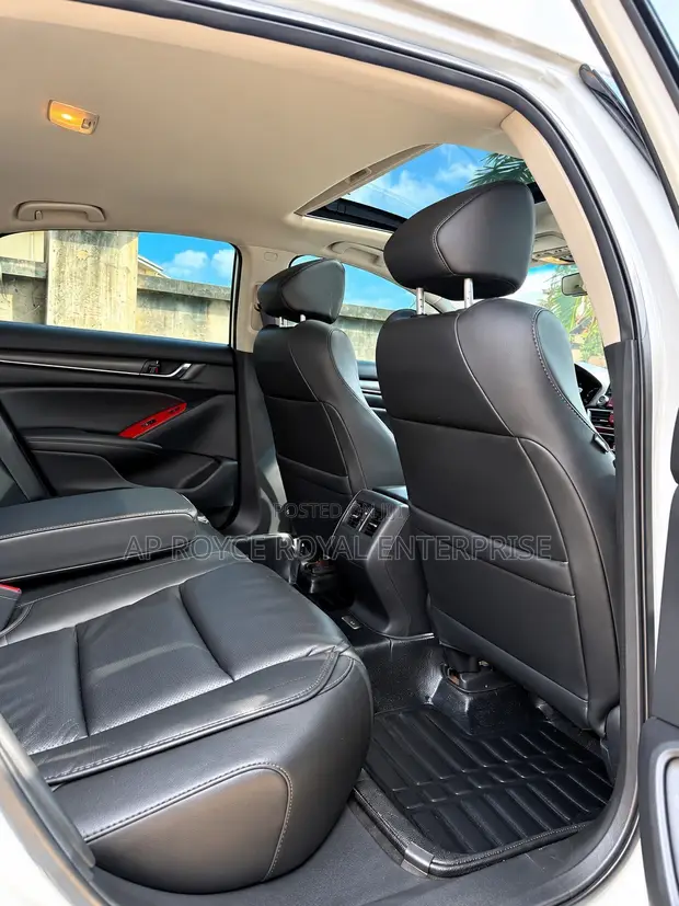 Honda Accord Touring 2.0T 2020 White - 1