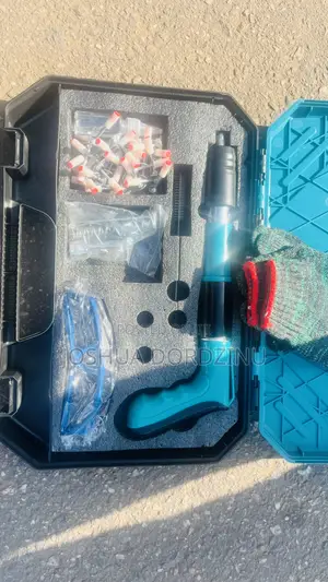 Boss Power Nail Gun - Brand New