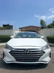 Hyundai Elantra Limited 2020 - White - 5